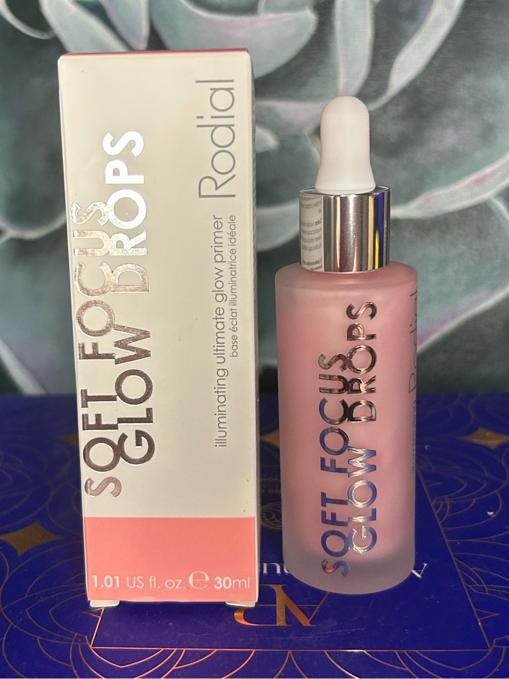 Rodial Soft Focus Glow Booster Drops - Picture 2 of 6